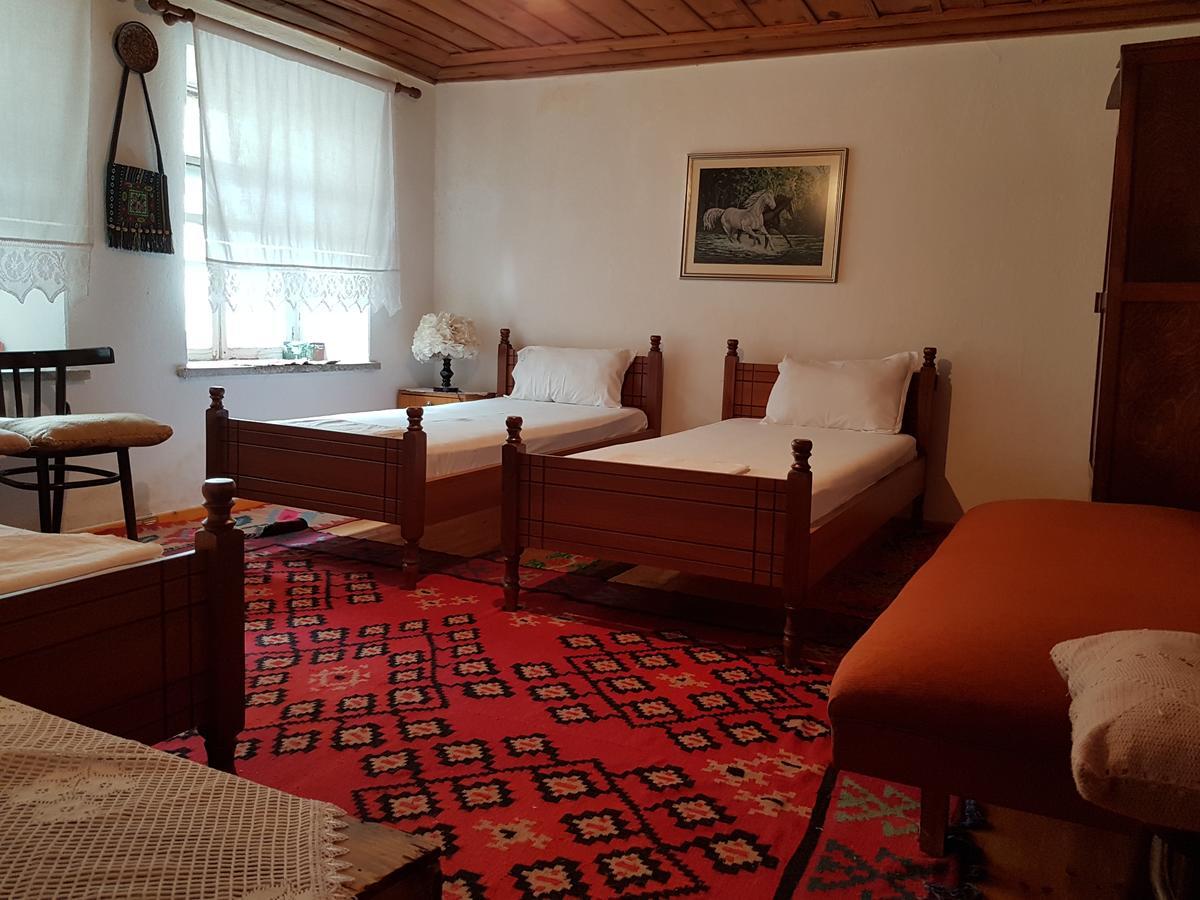 Eva Guesthouse Gjirokastër 외부 사진