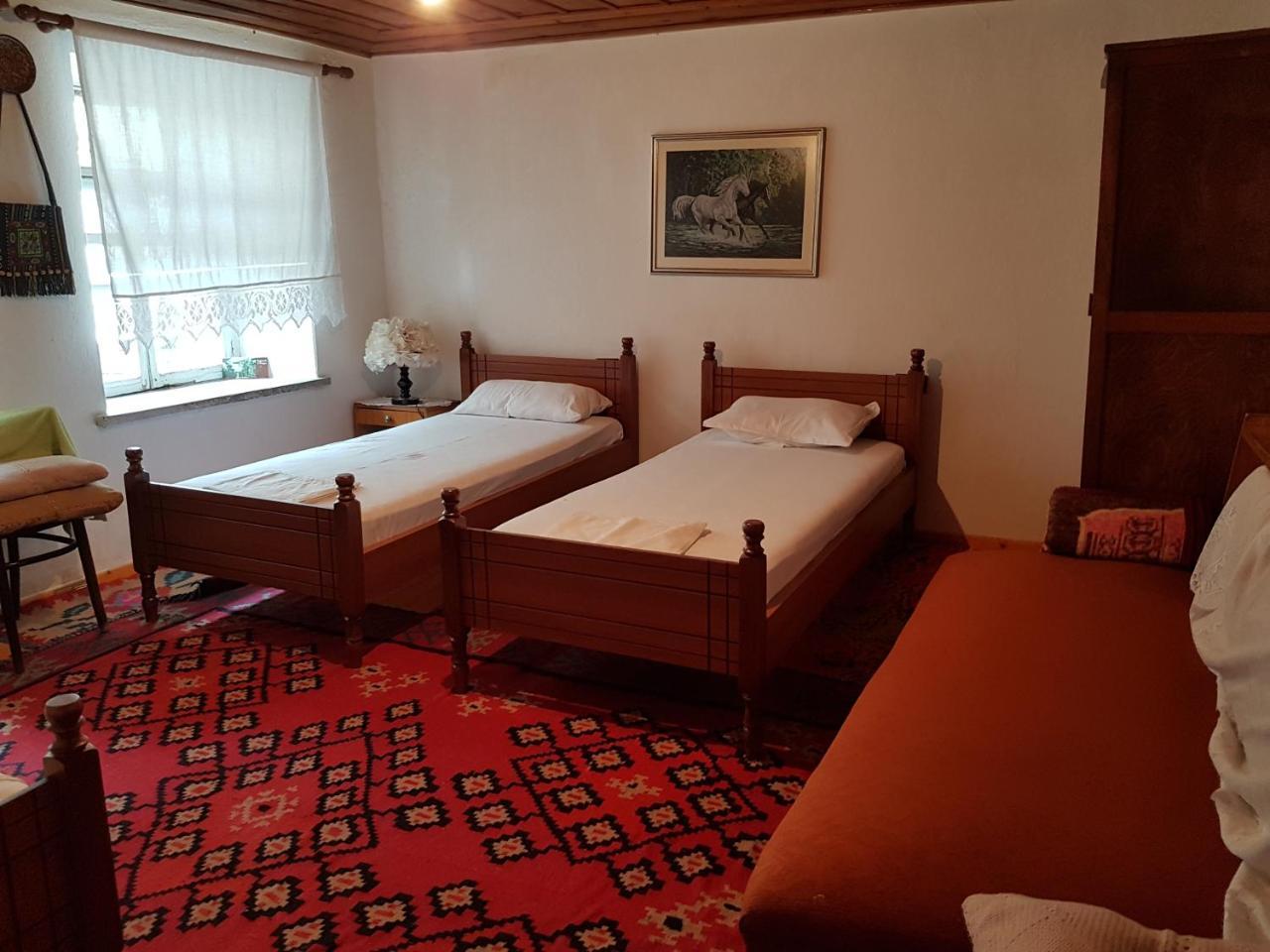 Eva Guesthouse Gjirokastër 외부 사진